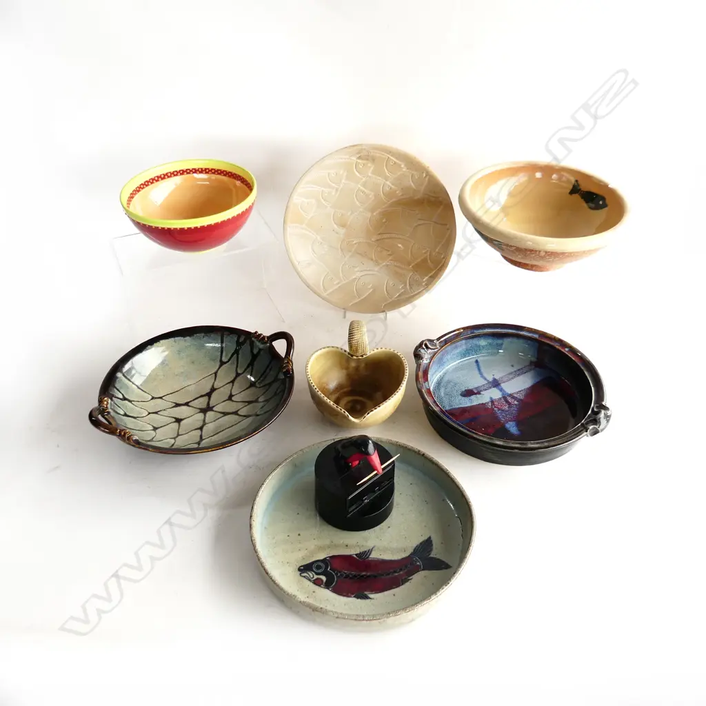 7 POTTERY PLATES & BOWLS & TOOTHPICK DISPENSER Image 1++
