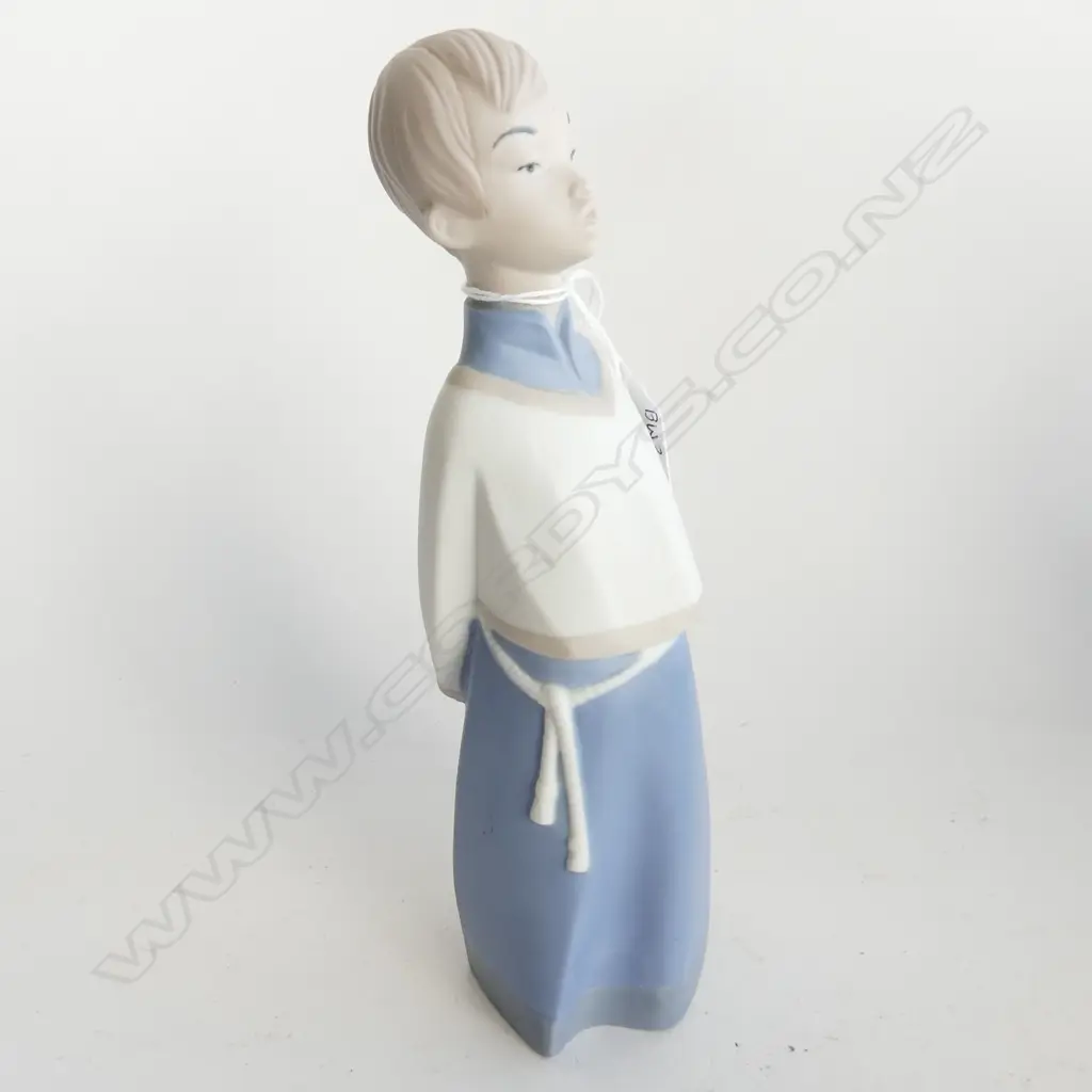 REX FIGURE ALTAR BOY H210MM Image 1++