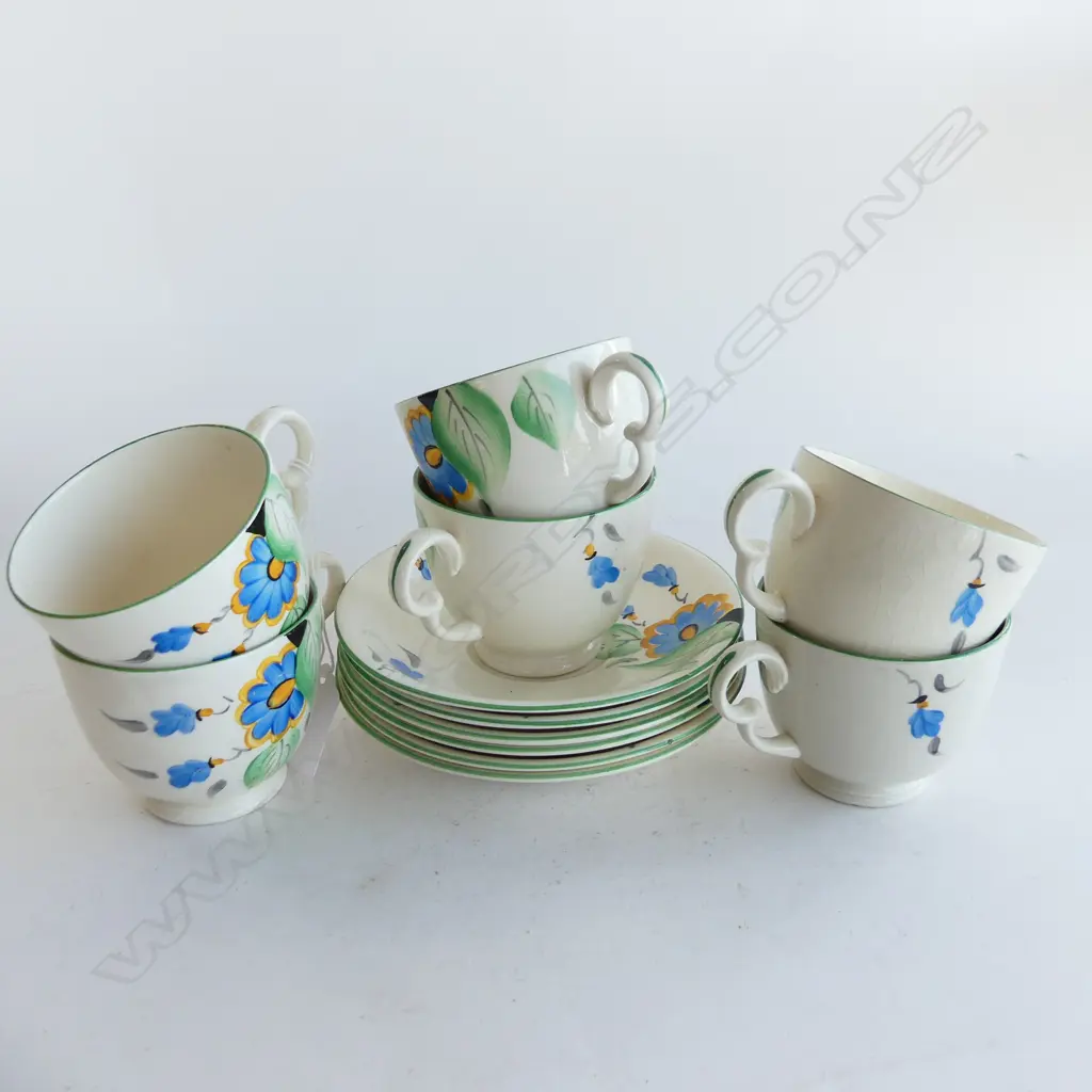 6 CROWN DEVON CUPS & SAUCERS Image 1++