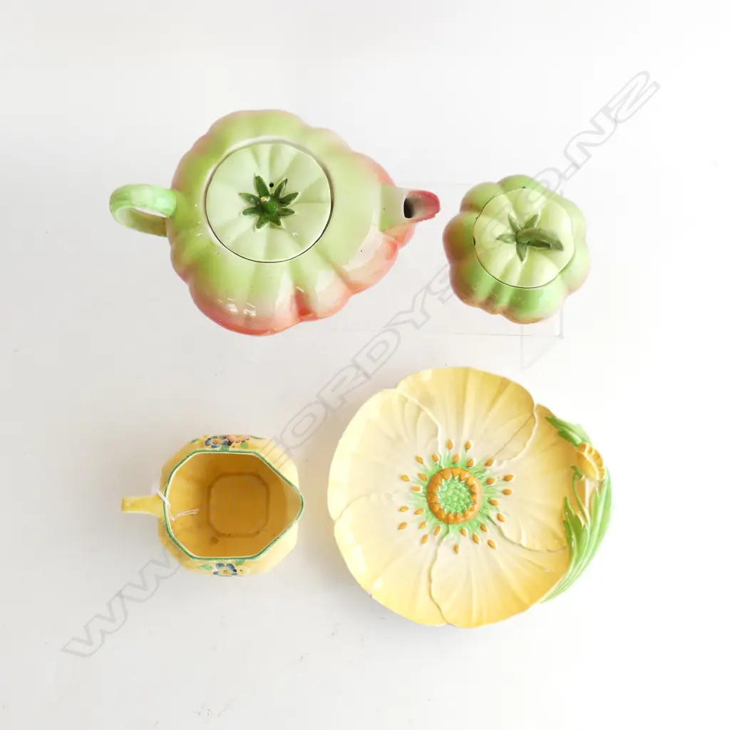 CROWN DEVON MILK JUG CARTON WARE PLATE A/F AND TOMATO TEA POT & SUGAR BOWL Image 1++