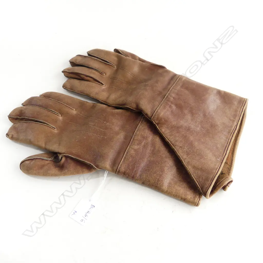 PR 'PERFECTAN NZ' VINTAGE MOTOR CYCLE GLOVES Image 1++