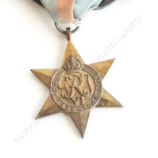 WWII GRVI 1939-45 STAR MEDAL W Ribbon on stand