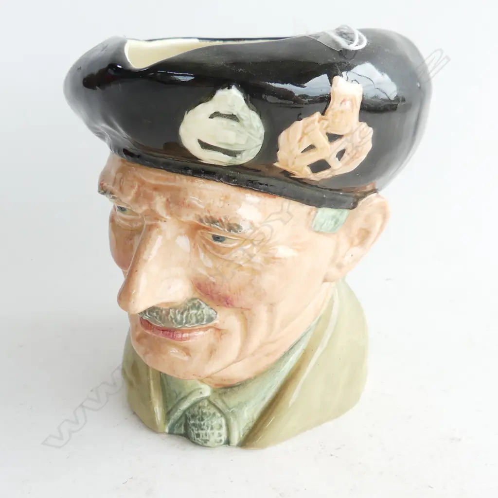 ROYAL DOULTON LGE MONTY CHARACTER JUG D6202 Image 1++