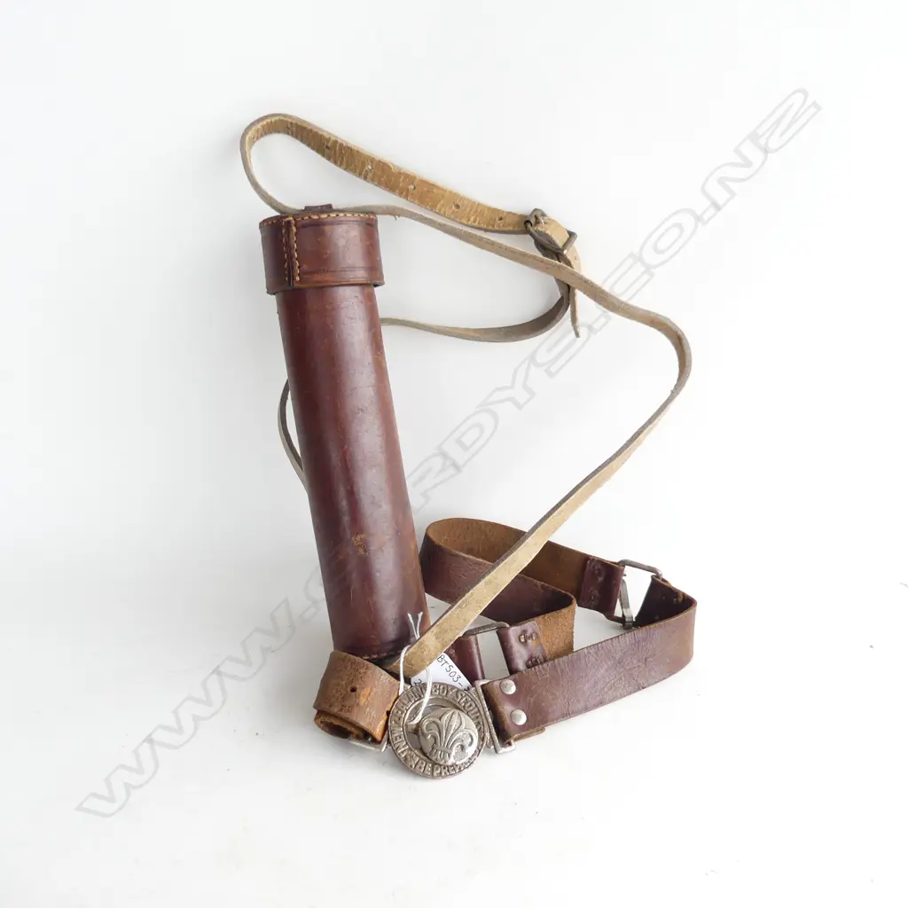 VINTAGE NZ SCOUTS LEATHER BELT & LEATHER FLASK HOLDER WITH STRAP Image 1++
