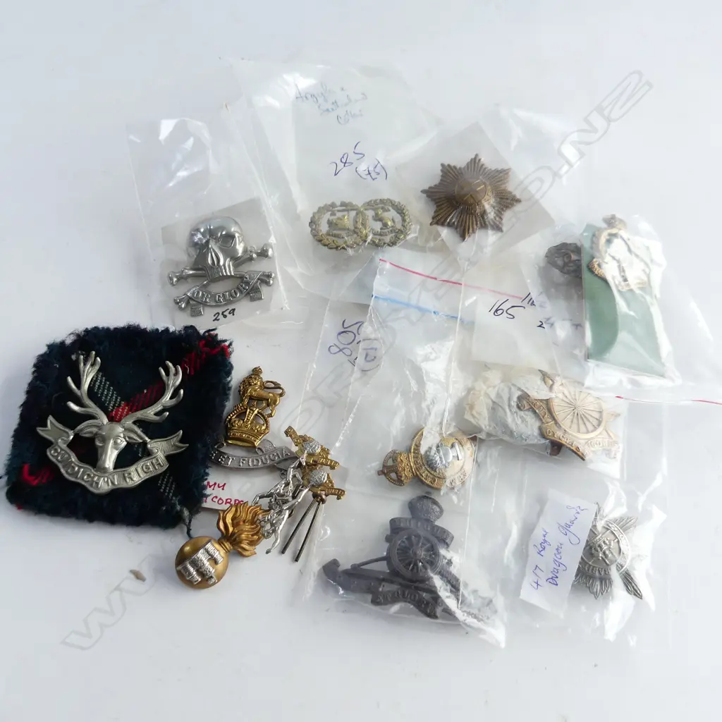 ASSORTED MILITARY BADGES Image 1++