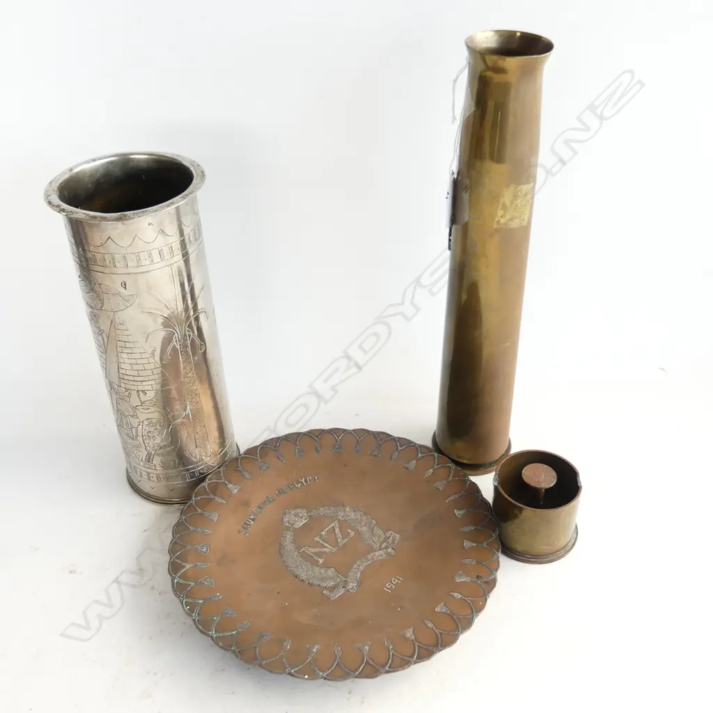 4 WWII MILIATARY SOUVENIRS: 2 SHELLS 9Egypt + Fiji) + Egypt 1941 dish Image 1++