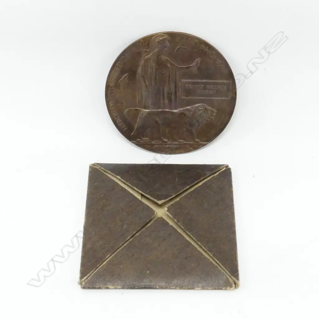 WWI MEMORIAL MEDAL IN ORIGINAL PACKAGING Image 1++