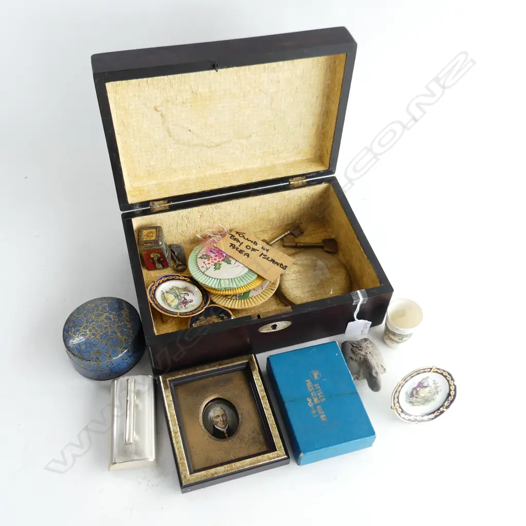 VICTORIAL ROSEWOOD WORKBOX + COLLECTABLE CONTENTS: FOSSIL , SML TIN ETC Image 1++