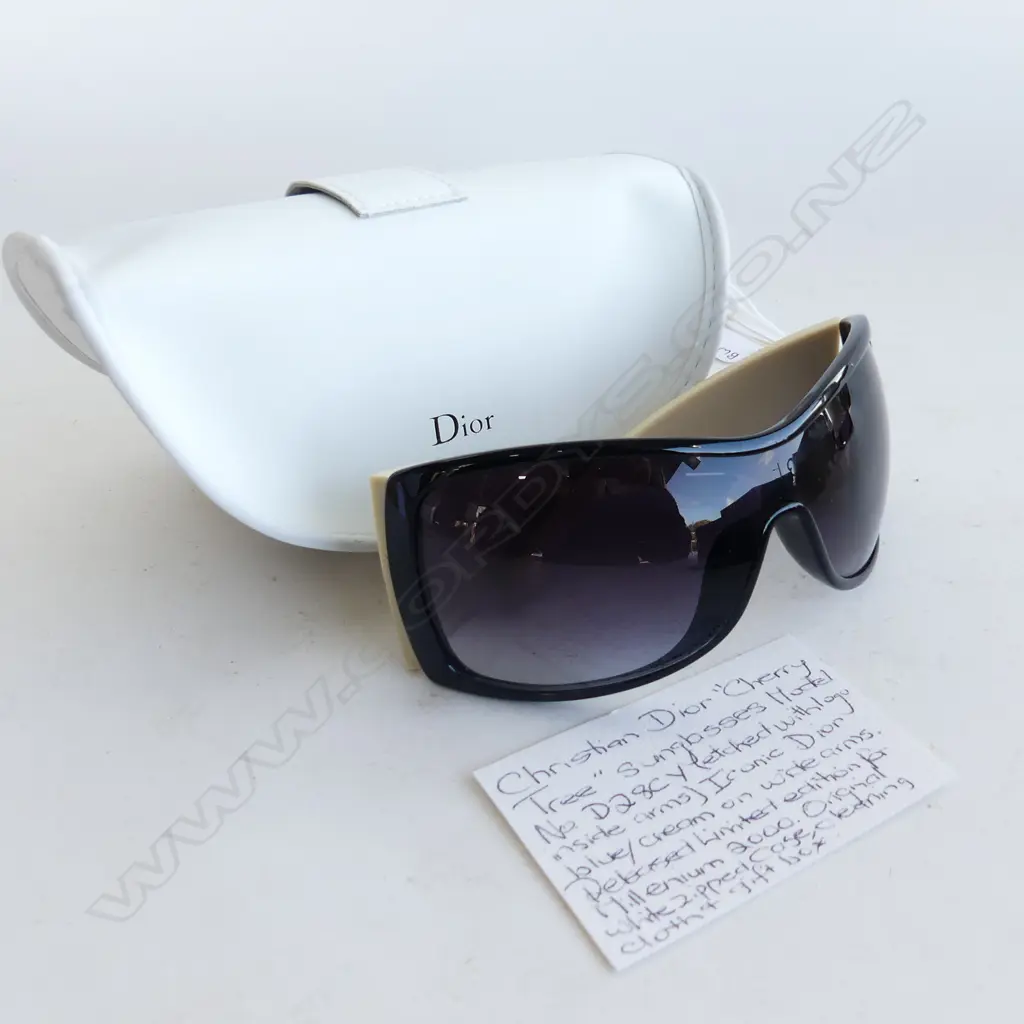 MINT & BOXED CHRISTIAN DIOR CHERRY TREE SUN GLASSES IN CASE Image 1++