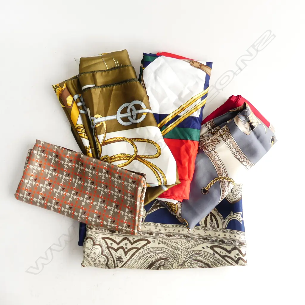 5 ASST VINTAGE SILK SCARVES  Image 1++