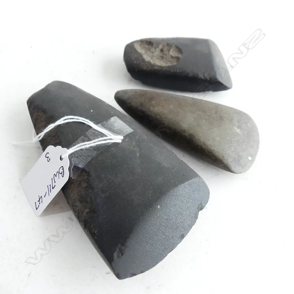 3 PACIFIC STONE ADZES. LONGEST 125mm Image 1++