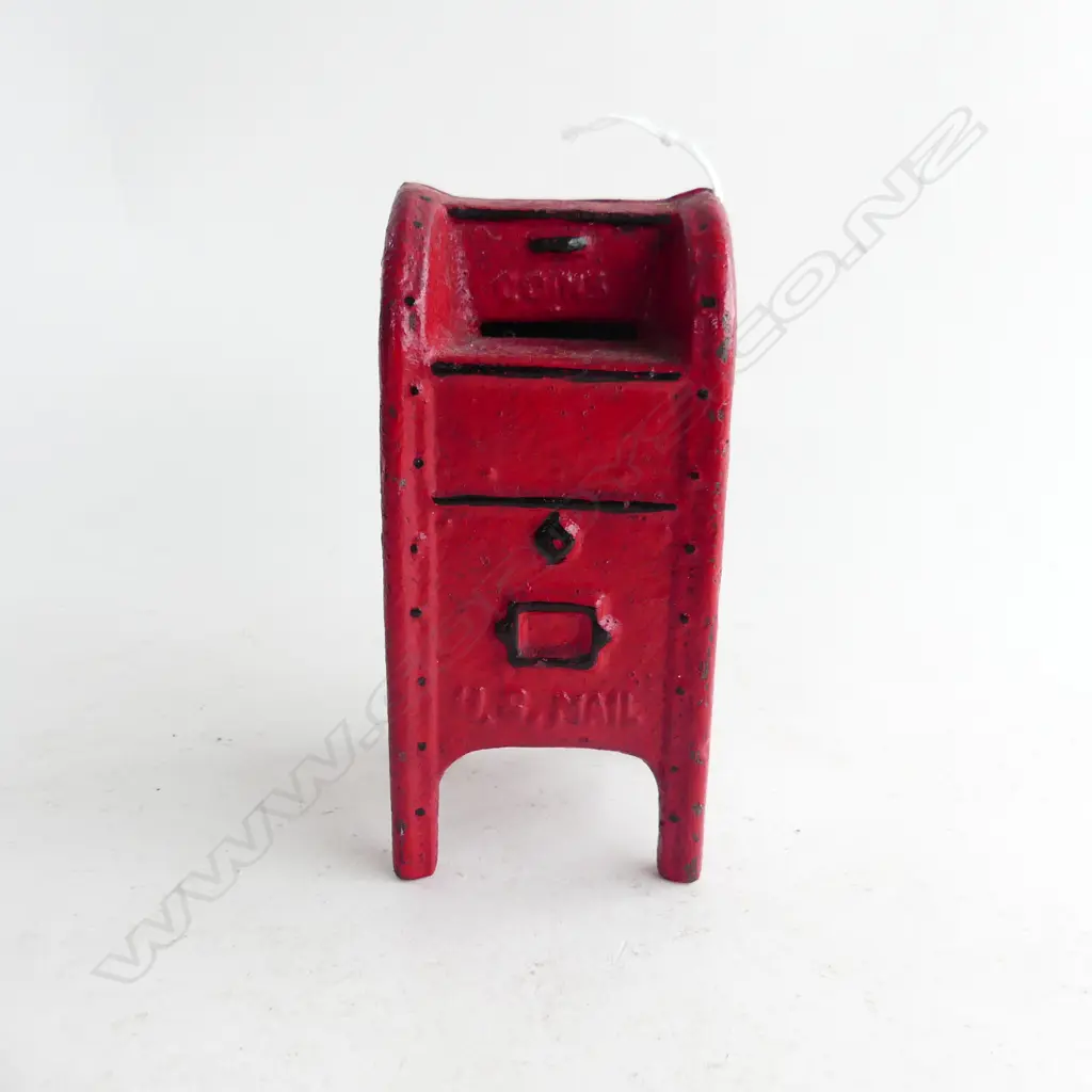ANTIQUE RED CAST IRON US MAIL MONEY BOX H. 140MM Image 1++
