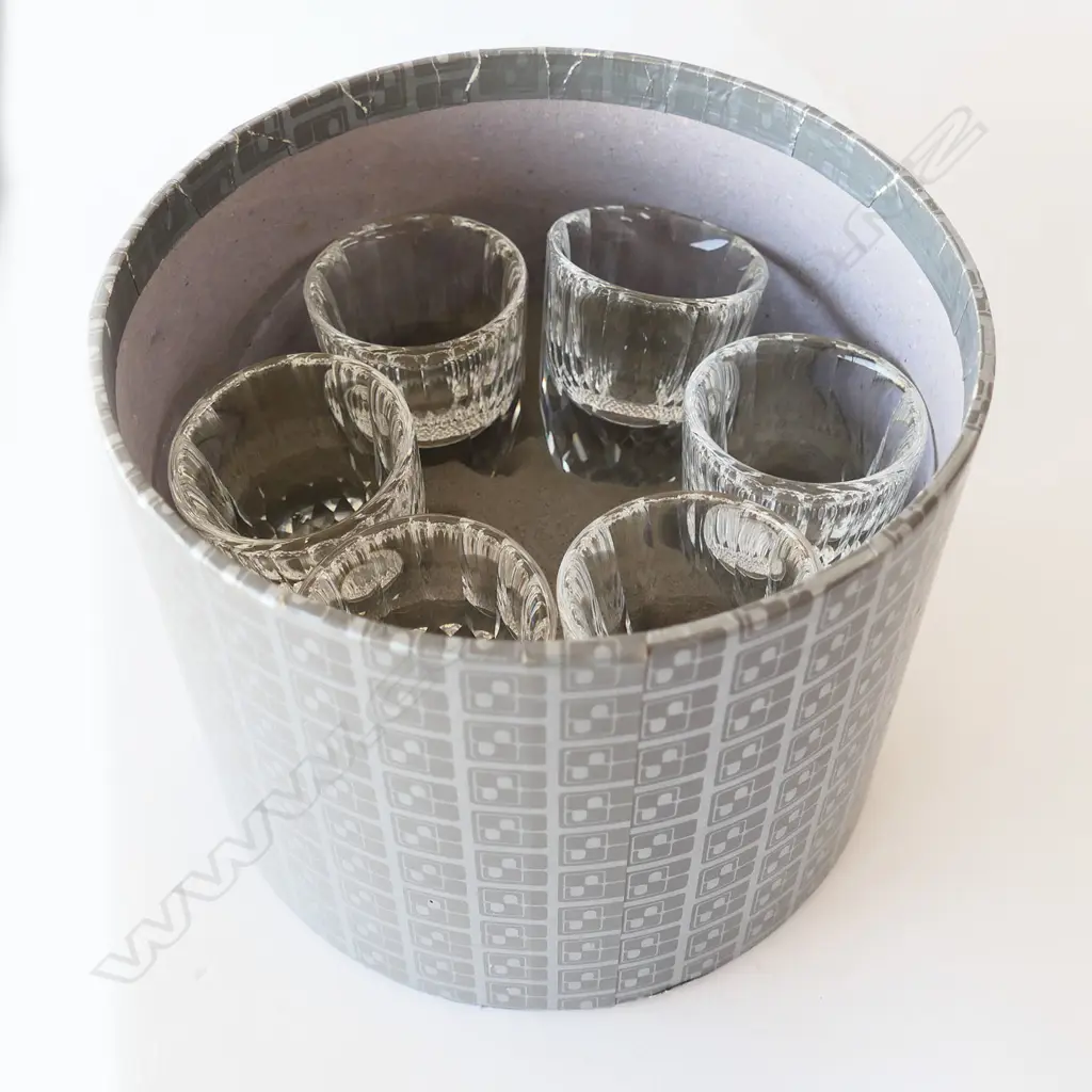 BOXED SET OF SIX SWAROVSKI SHOT GLASSES. H.45MM Image 1++