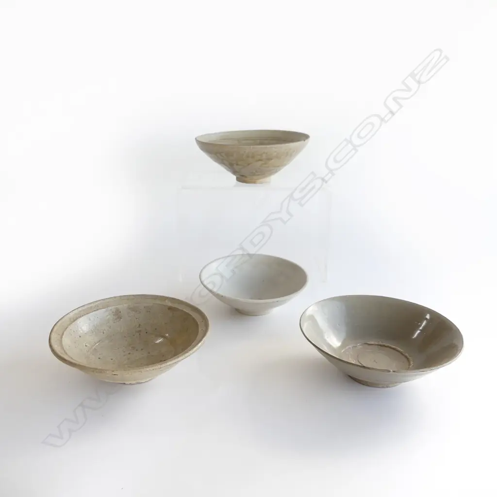 4 CHINESE CELADON BOWLS; SONG & YUAN 170mm dia Image 1++