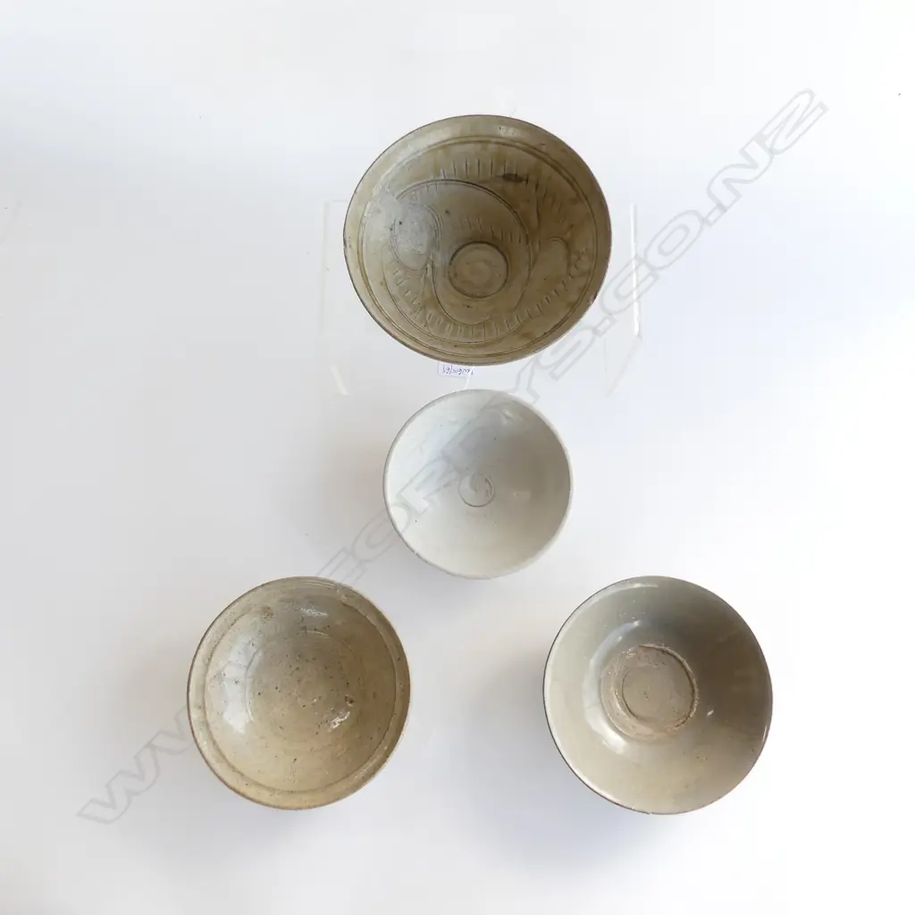 4 CHINESE CELADON BOWLS; SONG & YUAN 170mm dia Image 1++
