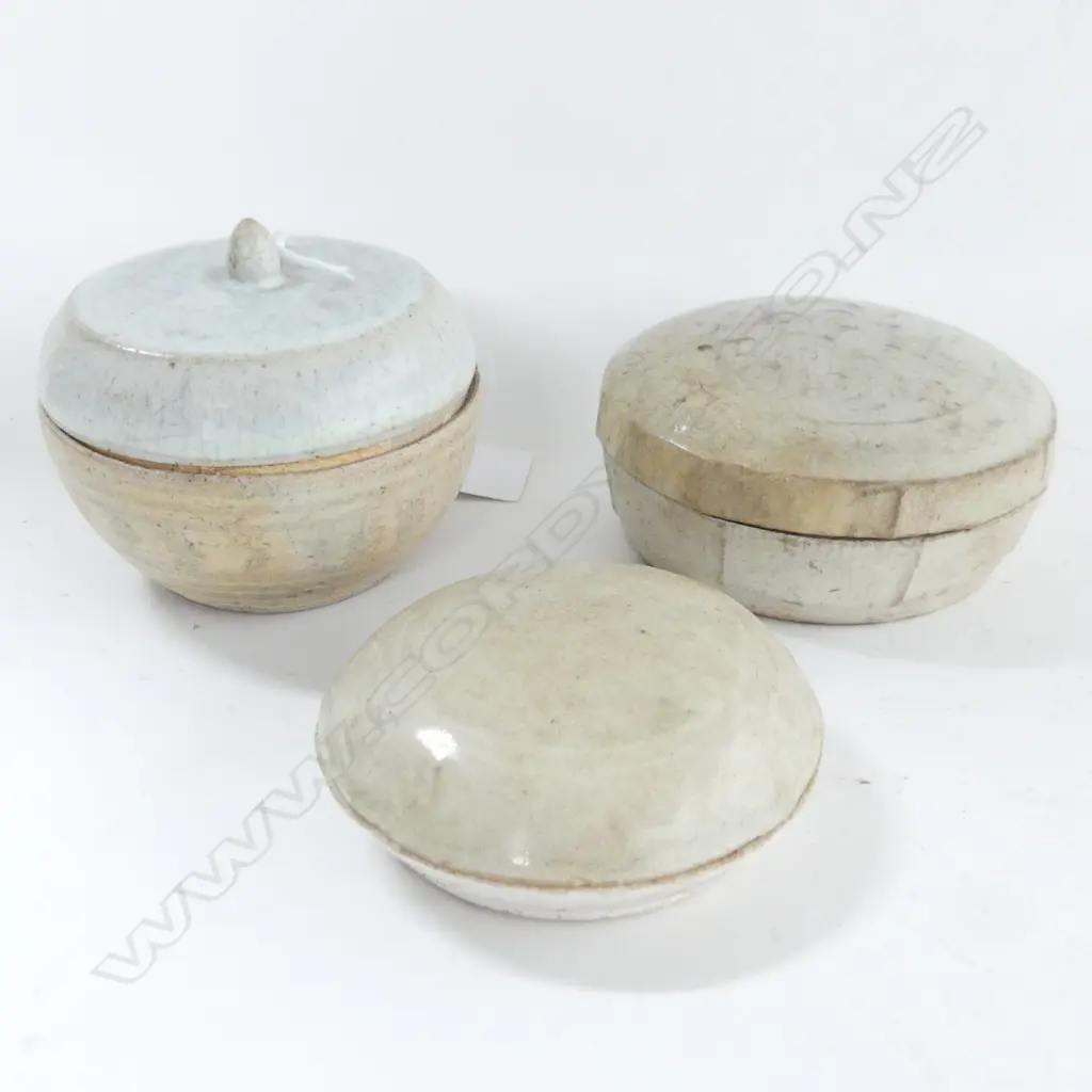 3 SMALL CELADON COVERED BOXES 90mm dia Image 1++