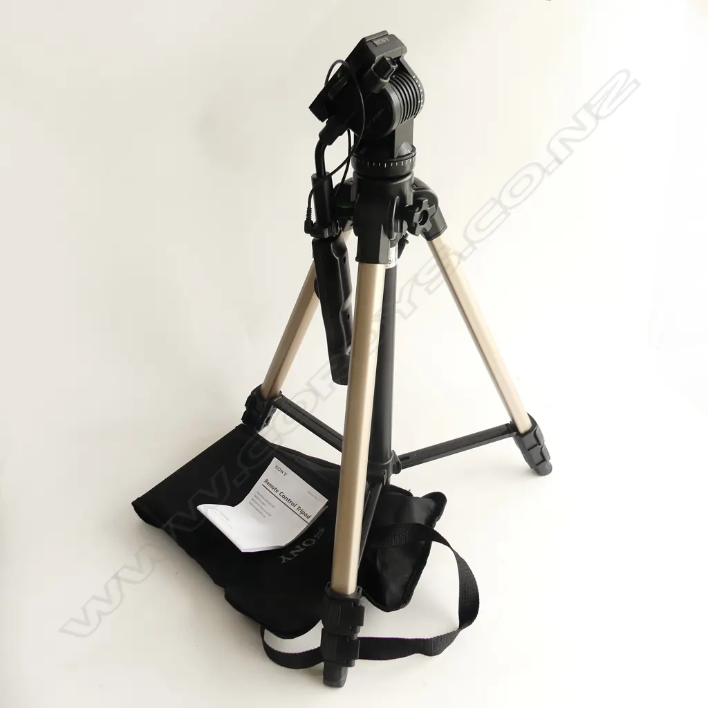 SONY REMOTE CONTROL TRIPOD VCT870RM IN CANVAS CARRYCASE WITH MANUAL Image 1++