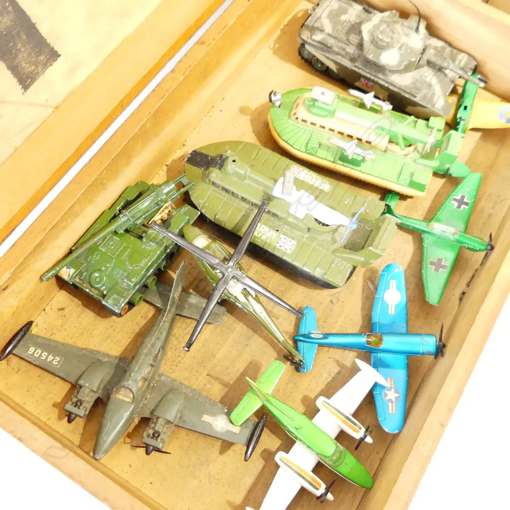 2 WOODEN BOXES W.380mm CONTAINING MECCANO SET + 10 MILITARY MODELS; PLANES, TANKS ETC Image 1++