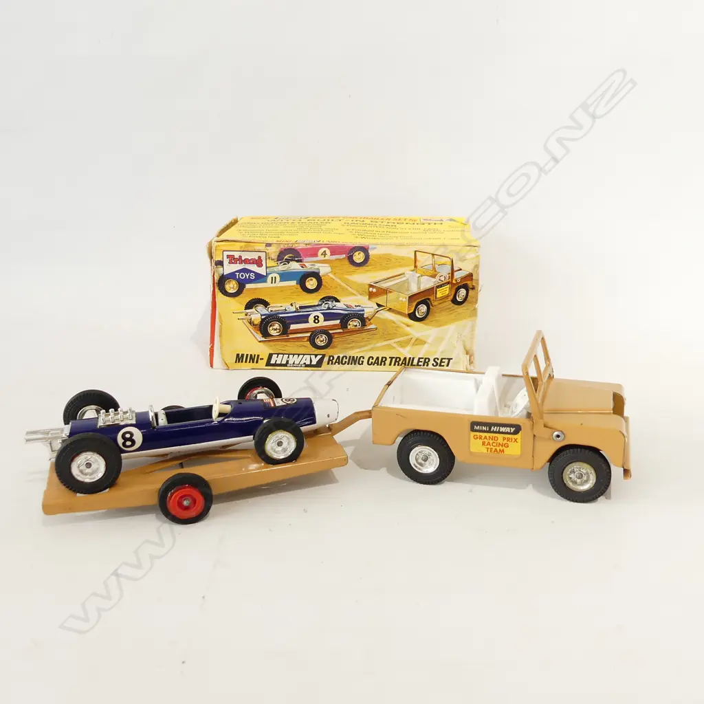 TRI-ANG 1950s RACING CAR TRAILER SET w. ORIG. BOX L.370mm Image 1++