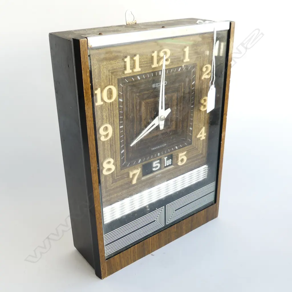 SEIKO BATTERY OPERATED TRANSISTOR WALL CLOCK - STRIKING DAY-DATE CALENDAR  320 X 230MM  Image 1++