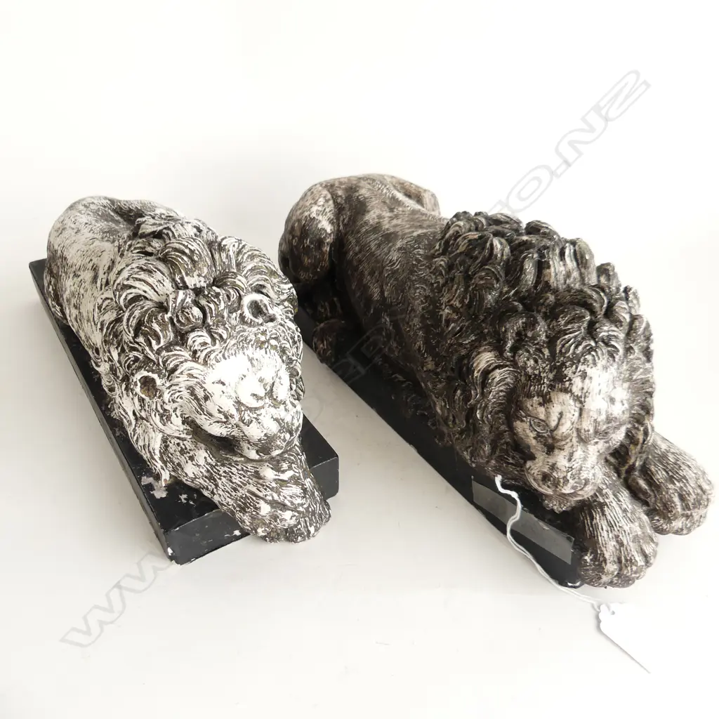 PR PAINTED PLASTER CROUCHING LIONS AFTER ANTONIO CANOVA L.340mm Image 1++