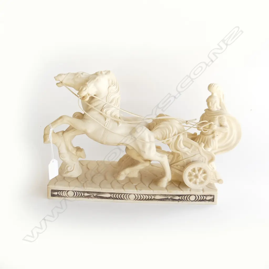 LG WHITE RESIN SCULPTURE; 2 HORSES PULLING ROMAN CHARIOT L.380mm  Image 1++