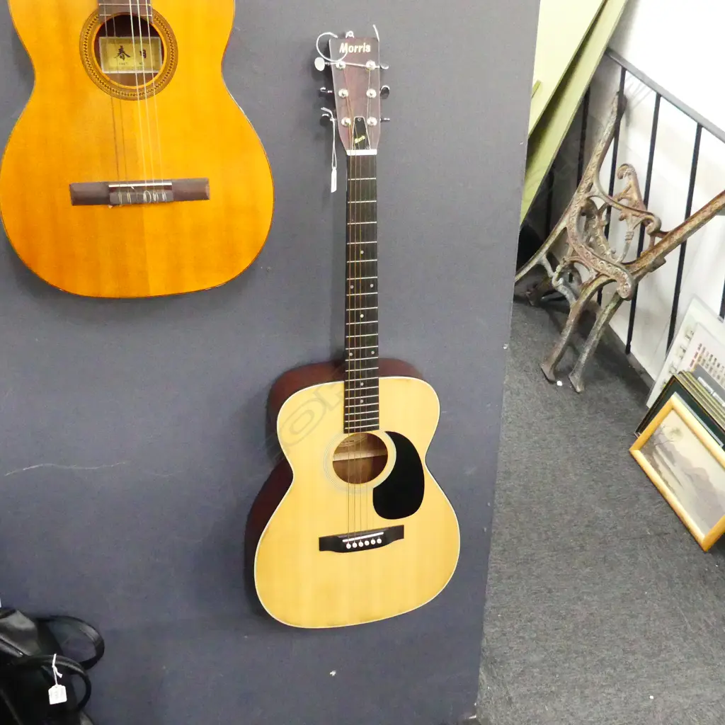 VINTAGE JAPANESE 'MORRIS' ACOUSTIC GUITAR w soft case Image 1++