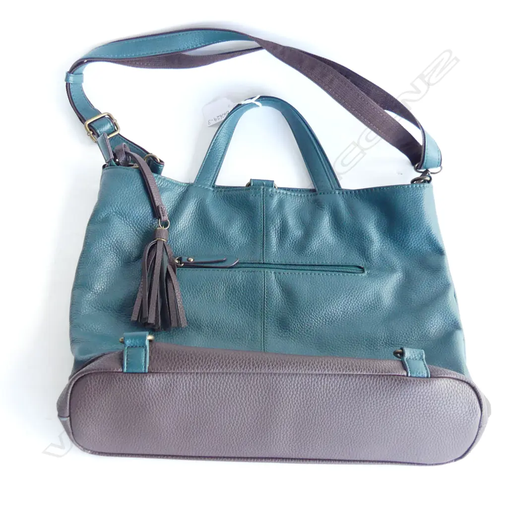 GREEN AND BROWN HANDBAG BRASS FITTINGS Image 1++