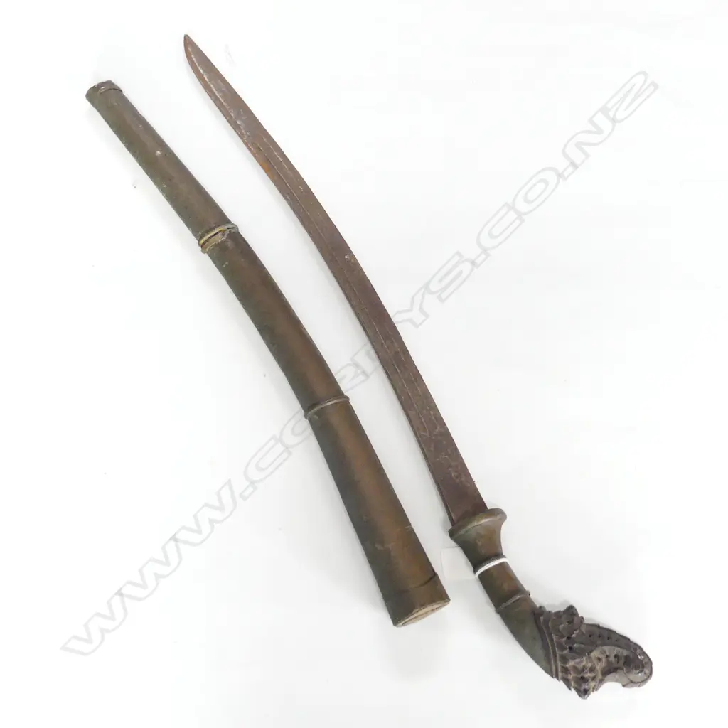 BURMESE CURVED SHORT SWORD IN SCABARD  CARVED HORN HAND GRIP END/POMMEL L670MM Image 1++