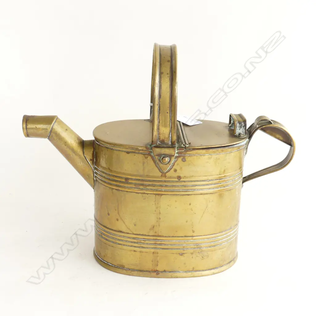 VINTAGE BRASS WATERING CAN H.260mm Image 1++