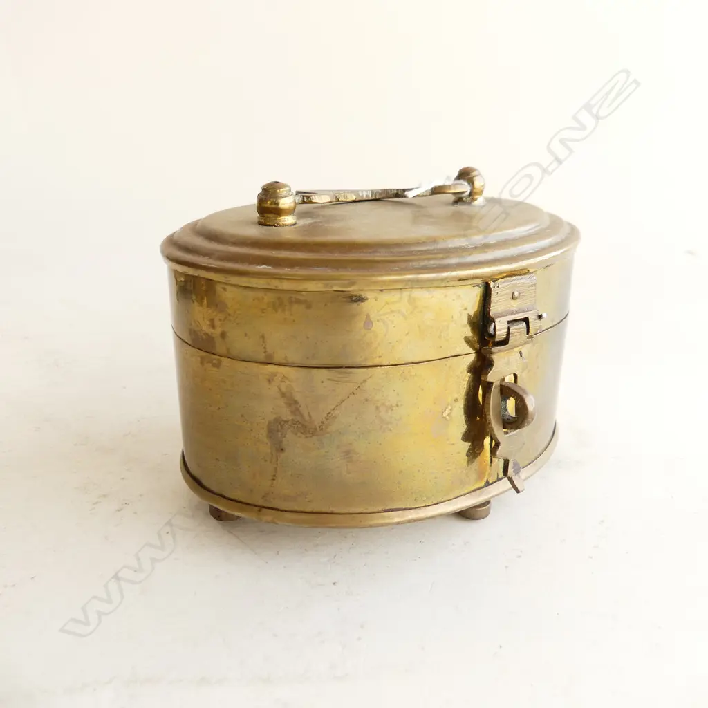 3 VINTAGE BRASS / COPPER LIDDED CONTAINERS; 2 OVAL, 1 w. LION 150mm dia Image 1++
