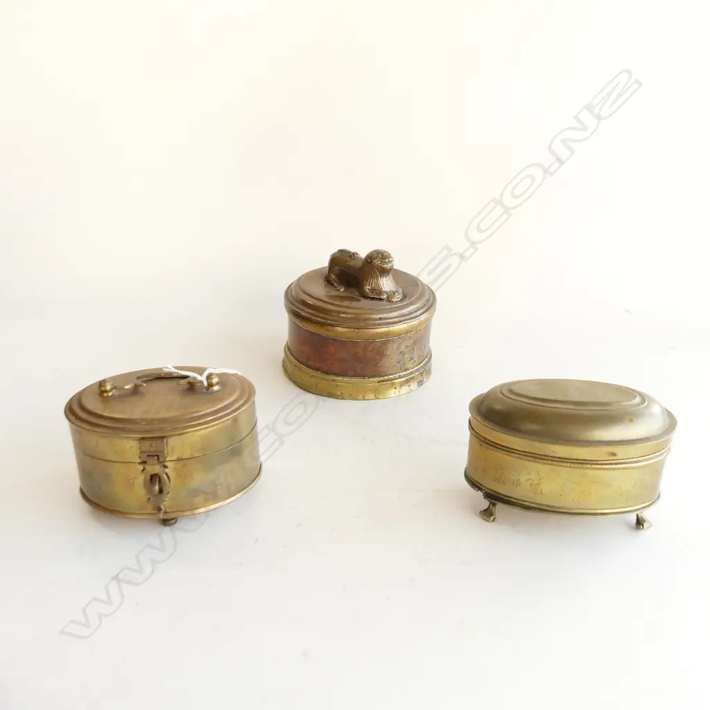3 VINTAGE BRASS / COPPER LIDDED CONTAINERS; 2 OVAL, 1 w. LION 150mm dia Image 1++