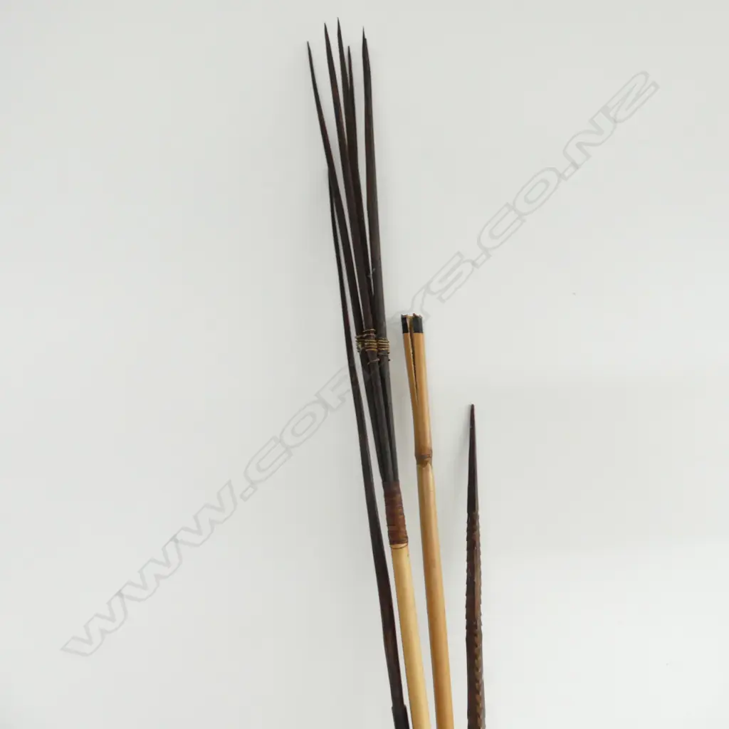 ETHNIC WOOD BOW & 4 FISHING SPEARS.L1M460MM Image 1++