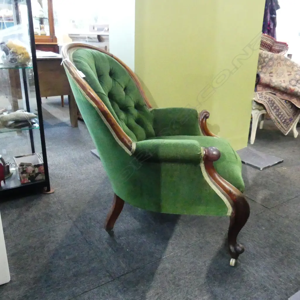 A  VICTORIAN MAHOGANY FRAMED ARMCHAIR Image 1++