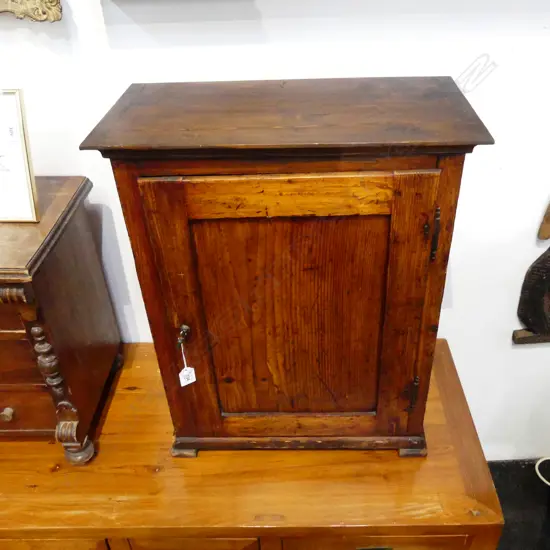 SMALL PINE CUPBOARD H 600 MM