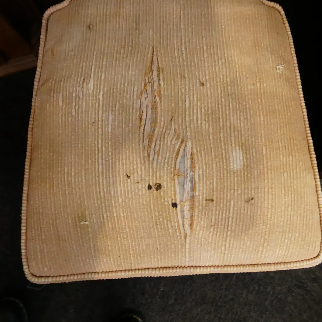 3 DINING CHAIRS fabric worn  Image 1++