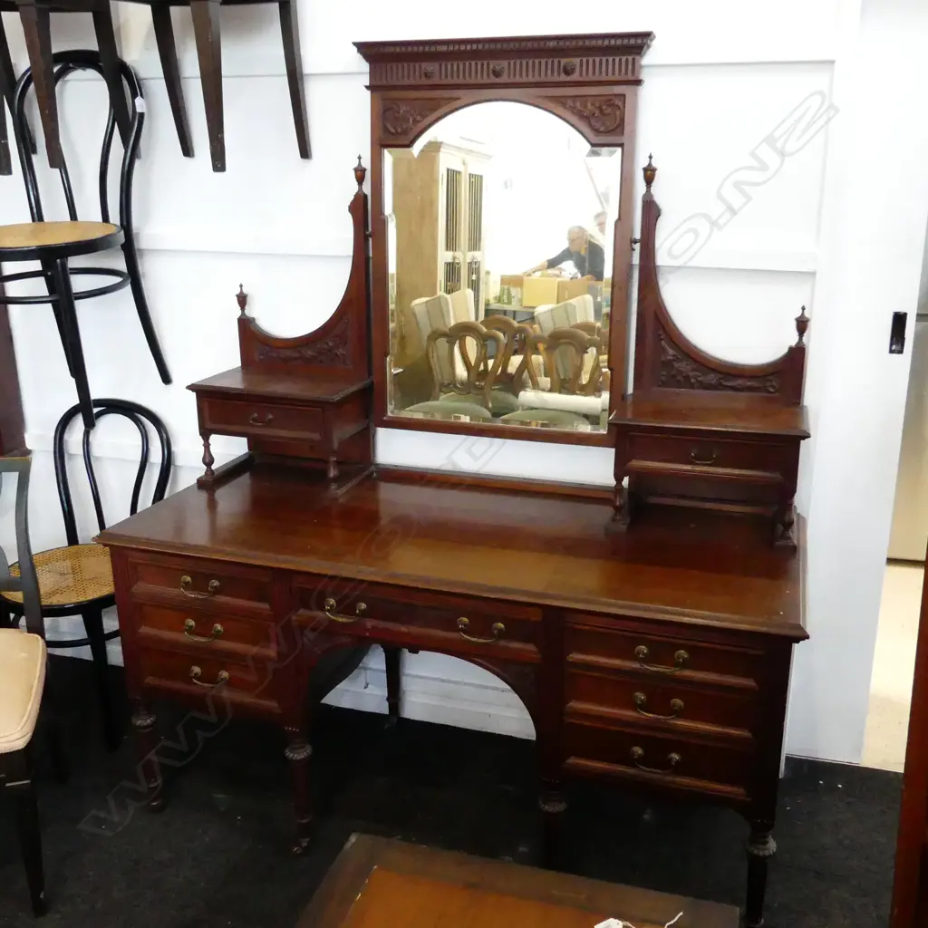 EARLY 20thC MAHOGANY SHERATON REVIVAL DRESSING TABLE 1500x615x1820mm Image 1++