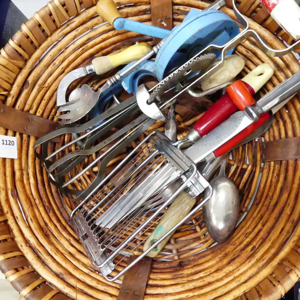 CANE BASKET WITH VINTAGE KITCHEN UTENSILS  Image 1++