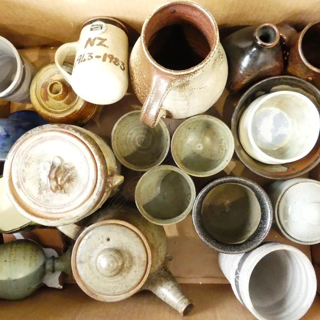 LG BOX ASST NZ STUDIO POTTERY Image 1++