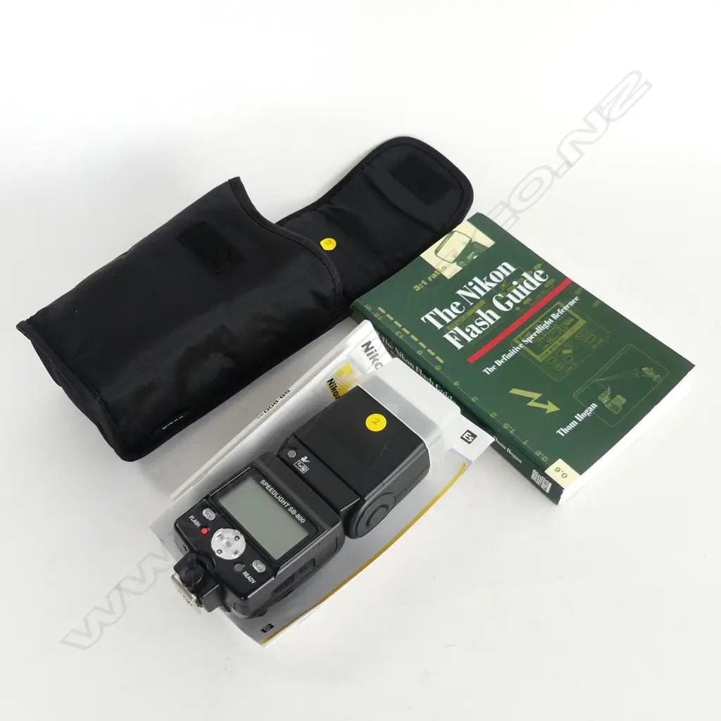NIKON S8-20 SPEEDLIGHT IN POUCH WITH NIKON FLASH GUIDE MANUAL  Image 1++
