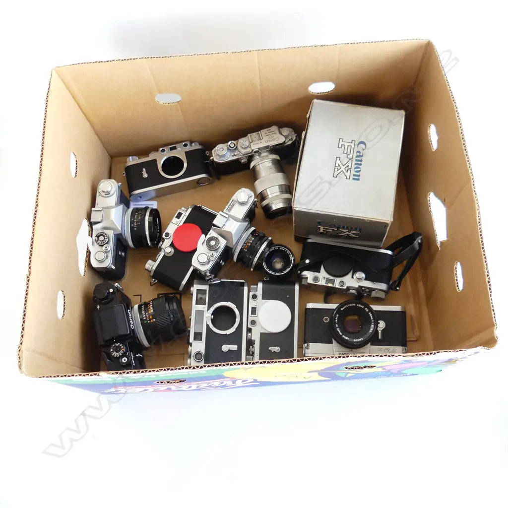 BOX LOT CAMERAS & LENSES Image 1++