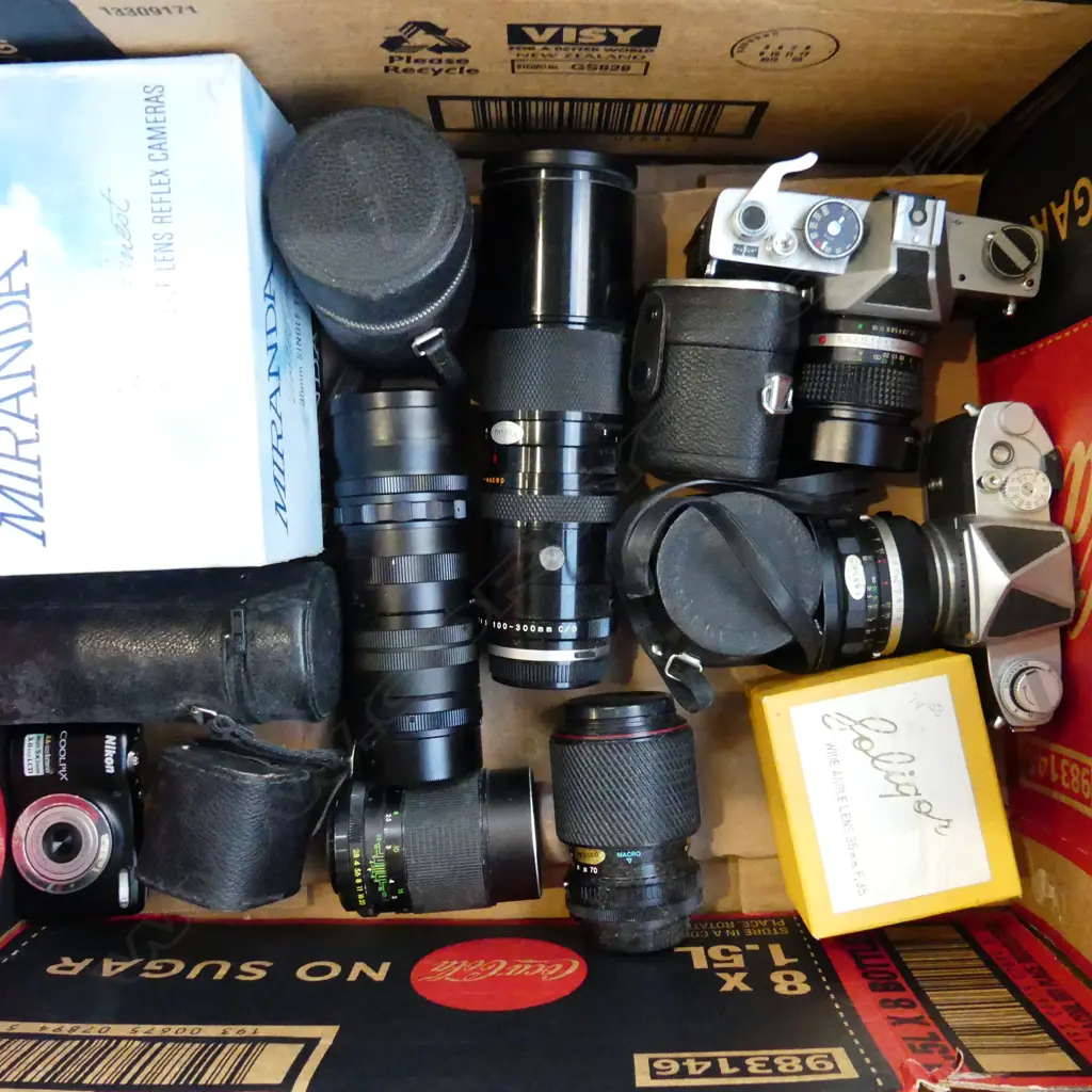 BOX LOT CAMERAS & LENSES Image 1++