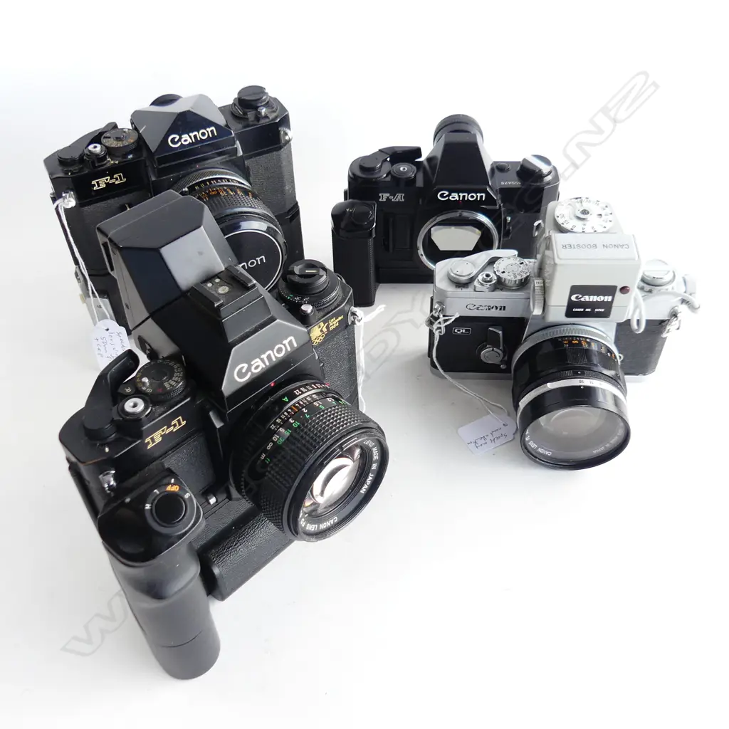 BOX OF 4 CANON CAMERAS Image 1++