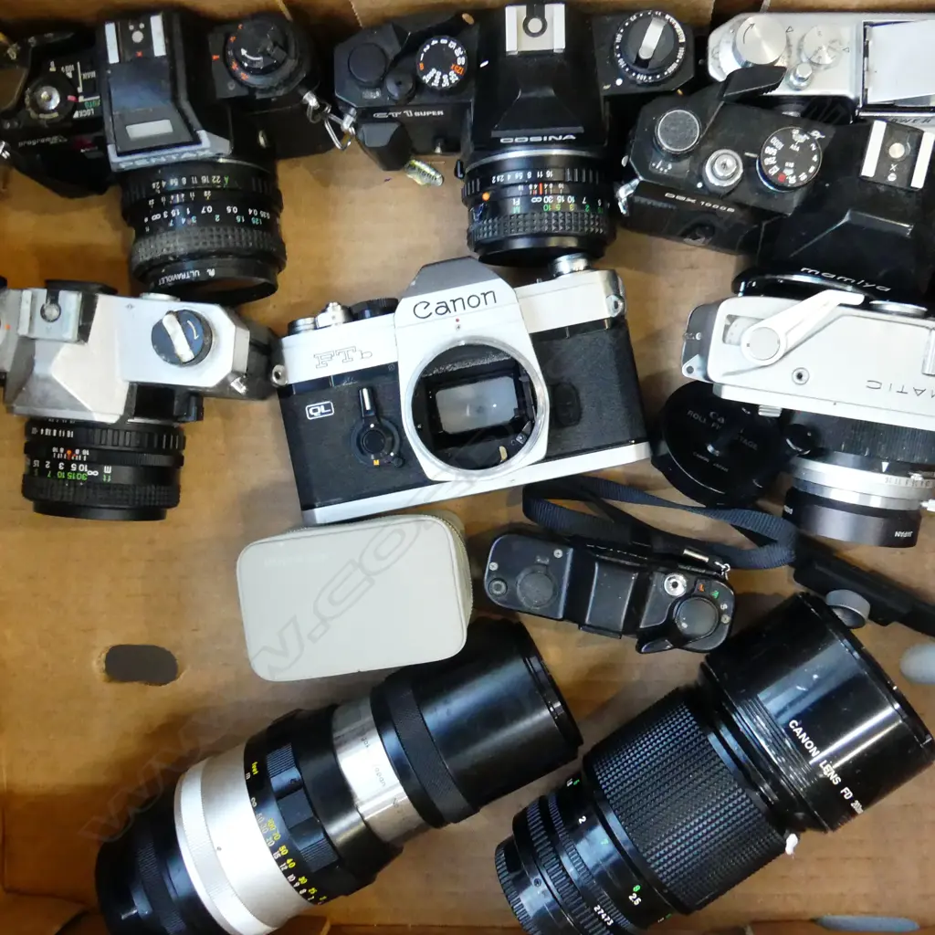 BOX LOT ASSORTED CAMERAS & LENSES  Image 1++