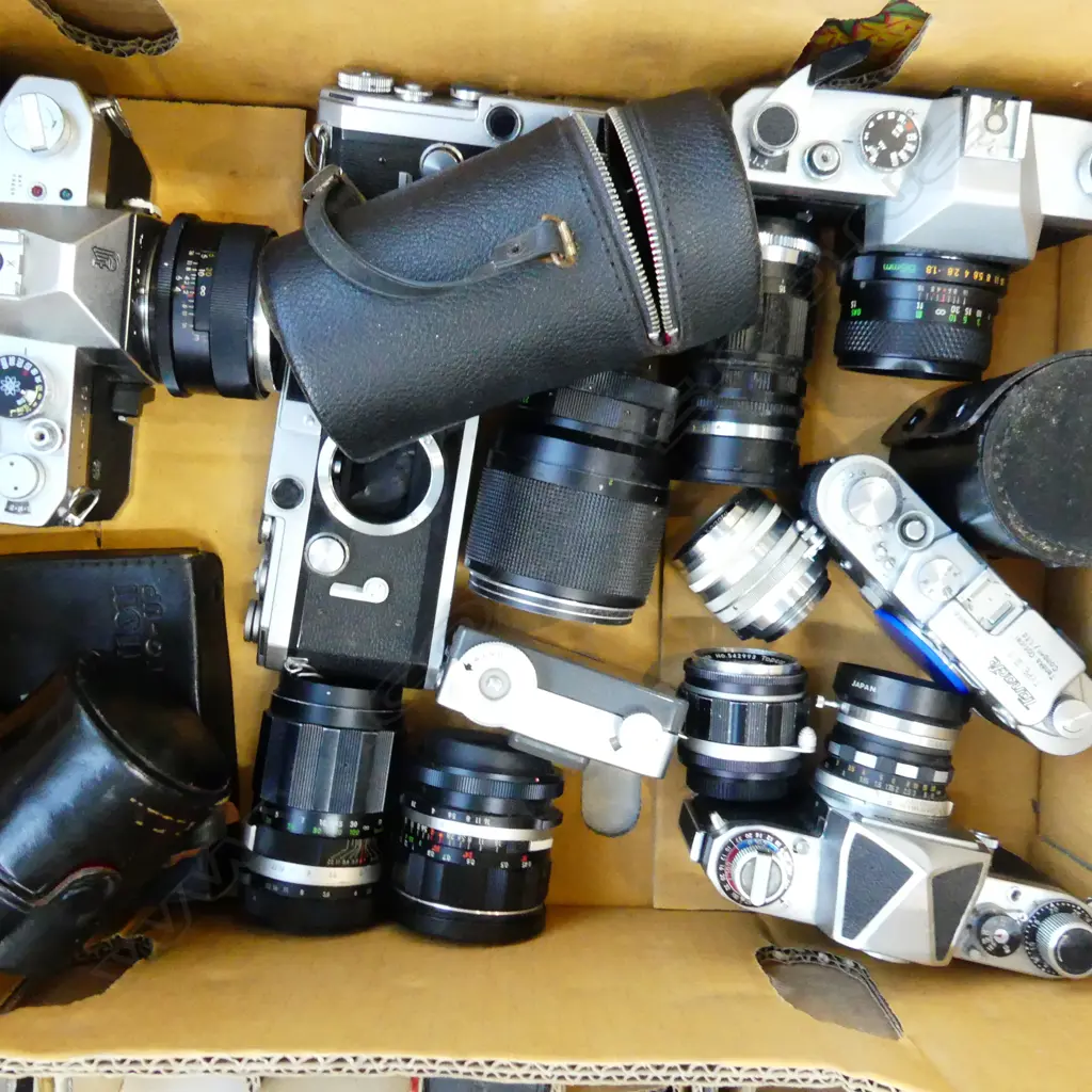 BOX LOT CAMERAS & LENSES Image 1++