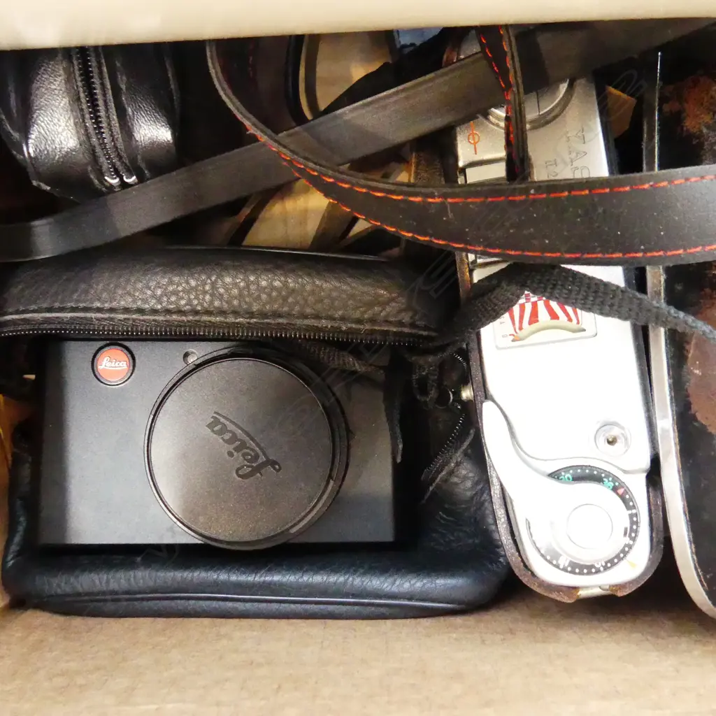 ASST. CAMERAS & EQUIPTMENT; LEICA, YASHICA ETC Image 1++