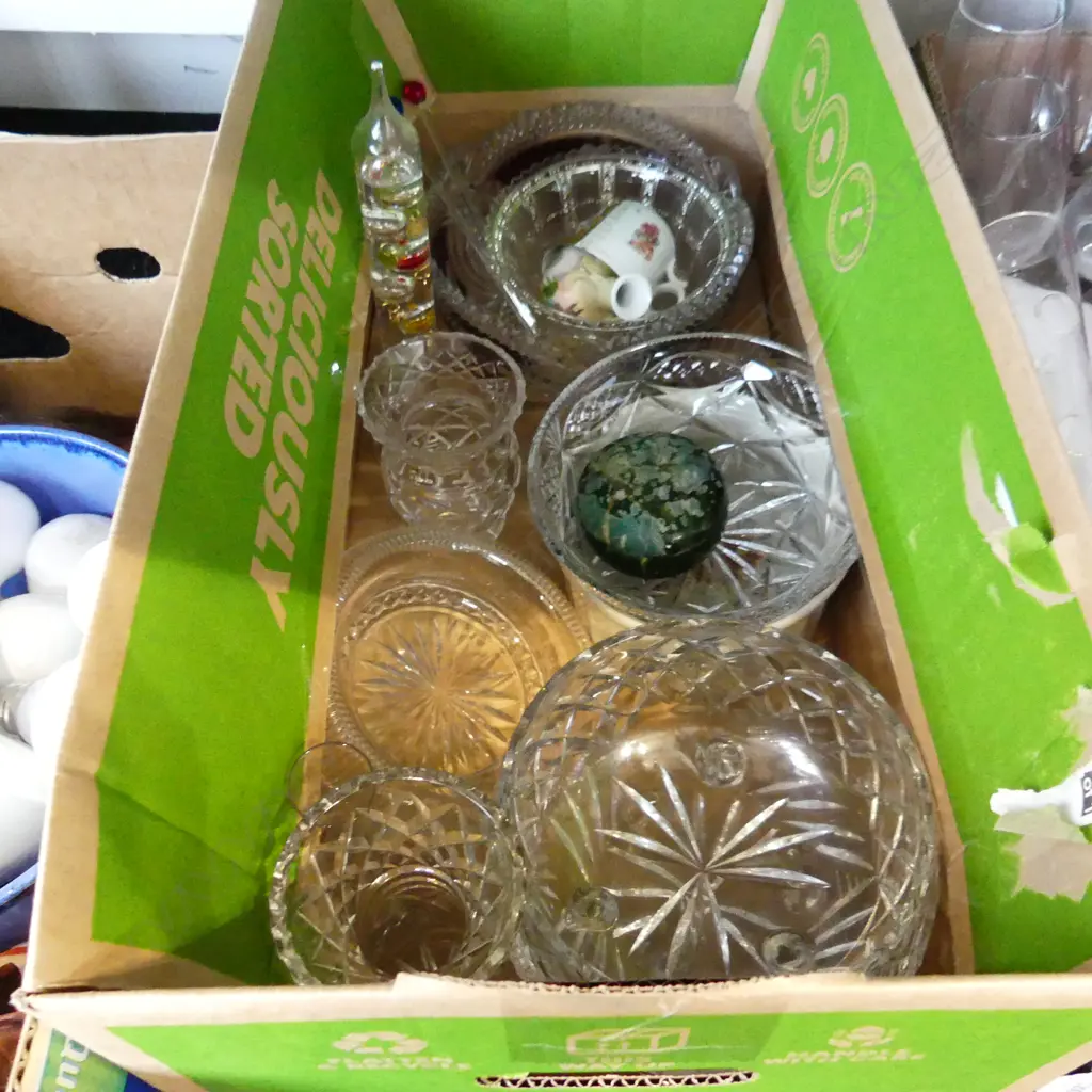 BOX CUT CRYSTAL & GLASSWARE: 2 CRYSTAL BOWLS W 3 LEGS + R/BYREUTH VASE + AKL EXHIB CUP ETC Image 1++