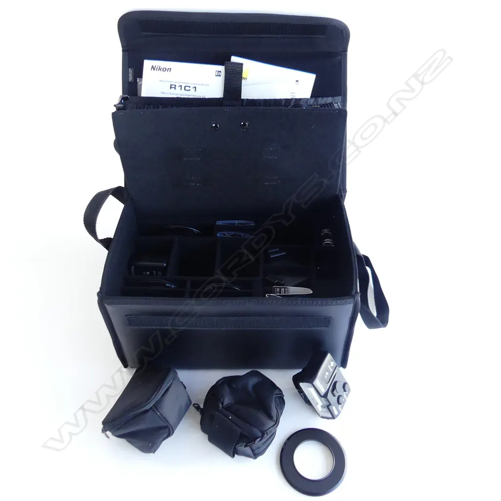NIKON SPEEDLIGHT WIRELESS DEMOTE SYSTEM IN CARRYCASE MULTIPLE ACCESSORIES & MANUALS Image 1++