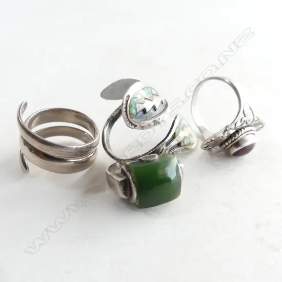 4 VINTAGE SILVER RINGS: snake + pounamu set + turquoise chip etc