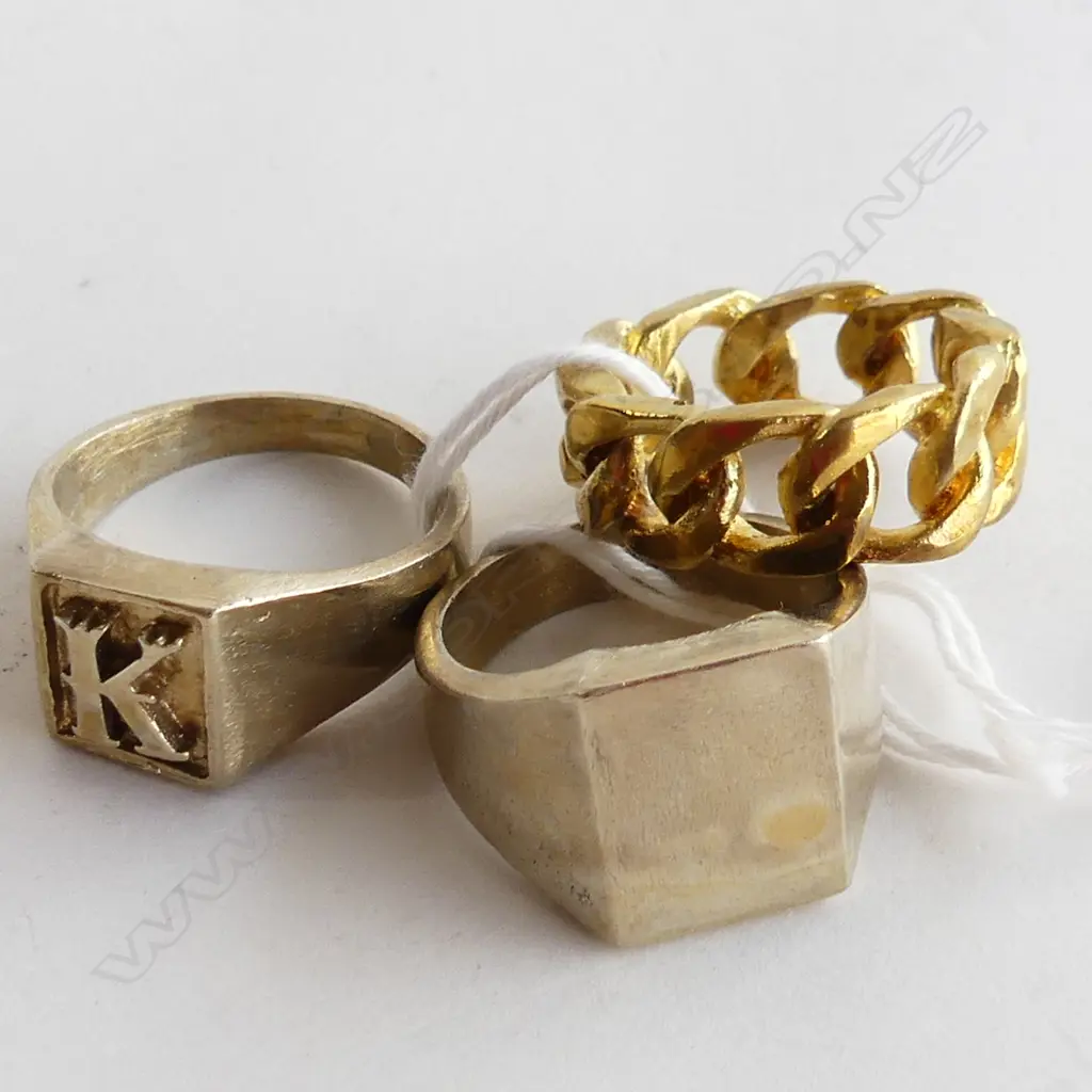 3 LOW GRADE SILVER RINGS 'K' SIGNET, CHAIN RING & PLAIN SIGNET Image 1++